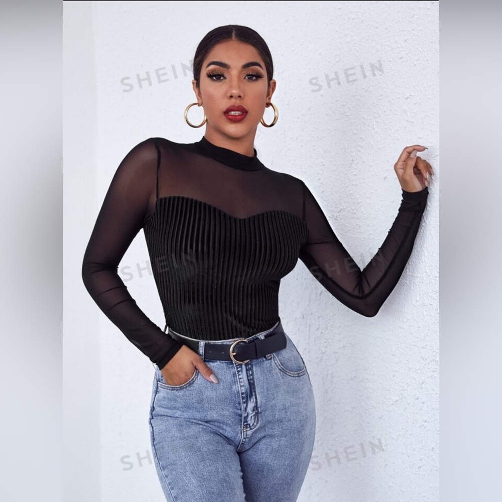Mock neck velvet tee